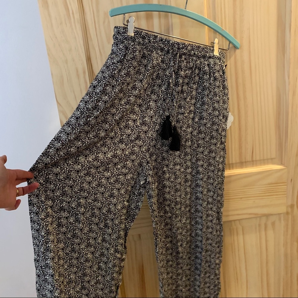 Knox Rose black and white flowing pants